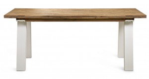 Urban Dining Tablein solid Acacia wood.